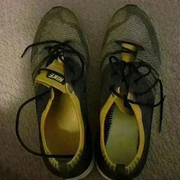 Men’s Nike Flyknit trainers size 10.5 - Picture 2 of 4